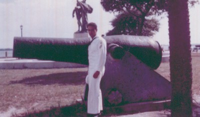 Guess the bars were closed this day. 
Or maybe I just got my camera out of pawn? 
Anyway Vic and I went to the Battery in Charleston and took this picture, 1963. 

Mitch
