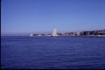 1977-08,_USS_Semmes_DDG-18,_Gibraltar0015.jpg