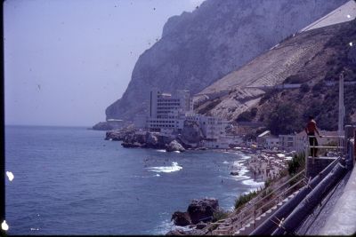 1977-08,_USS_Semmes_DDG-18,_Gibraltar0028.jpg