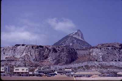 1977-08,_USS_Semmes_DDG-18,_Gibraltar0031.jpg