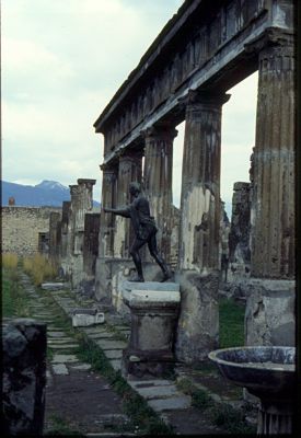 1980-01-01-Pompei_Italy0213.jpg