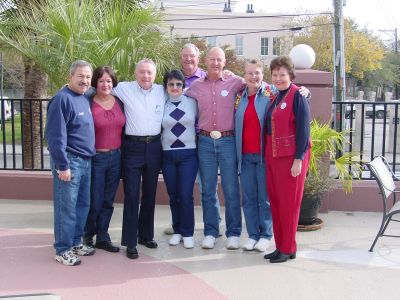 Juan Juaregui, Elena Juaregui, Horst Wichek, Phyllis Wichek, Clint Allen, 
Bruno Bishop, Nancy Bishop, Pat Allen
