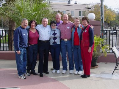 Juan Juaregui, Elena Juaregui, Horst Wichek, Phyllis Wichek, Clint Allen, 
Bruno Bishop, Nancy Bishop, Pat Allen
