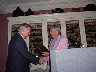 Tom Camann presenting Tom Ringate with The Most Wonderful Webmaster Award.
