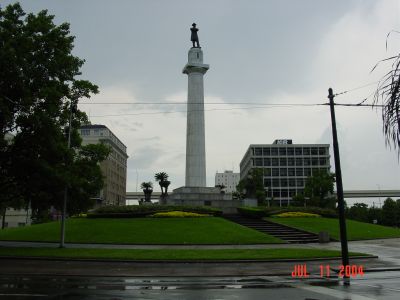 Statue of General Robert E. Lee at Lee Circle.


  edit caption 
