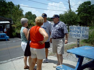 Bonnie Beinhaur, Pat Davis, Tom Camann and Ron Beinhaur getting ready to fly.
