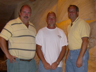 OS2 SHELTON, EW2 KEPLINGER AND EW2 JACOBS MEETING
IN VEGAS  IN JULY 07 AFTER 22 YEARS

