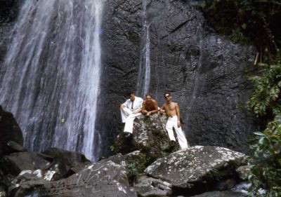 Relaxing in cool breeze
Cavallaro, ???, Marvin Tarrance in San Juan 1963
Keywords: Tarrance